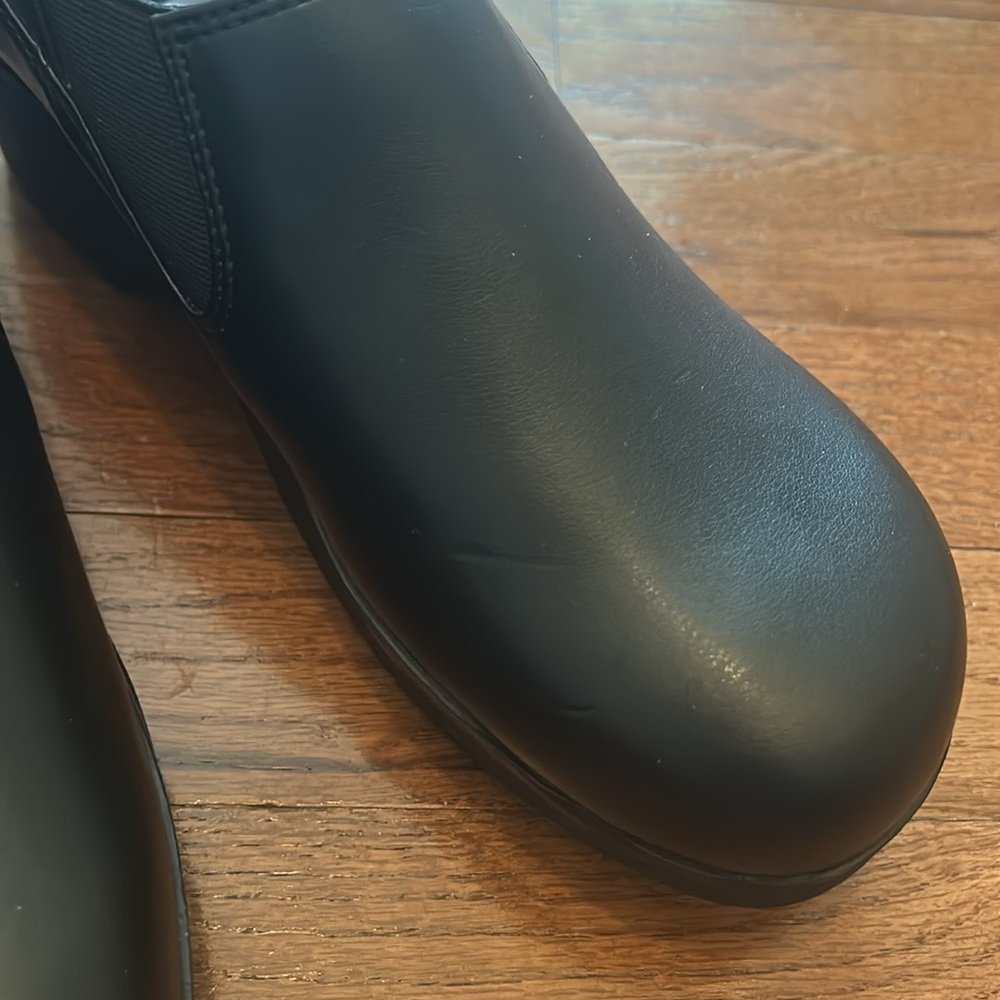 Lila Kelsey Juno Shoes For Crews Black Professional Clogs Size US8 EU38.5. NWB - Picture 11 of 11